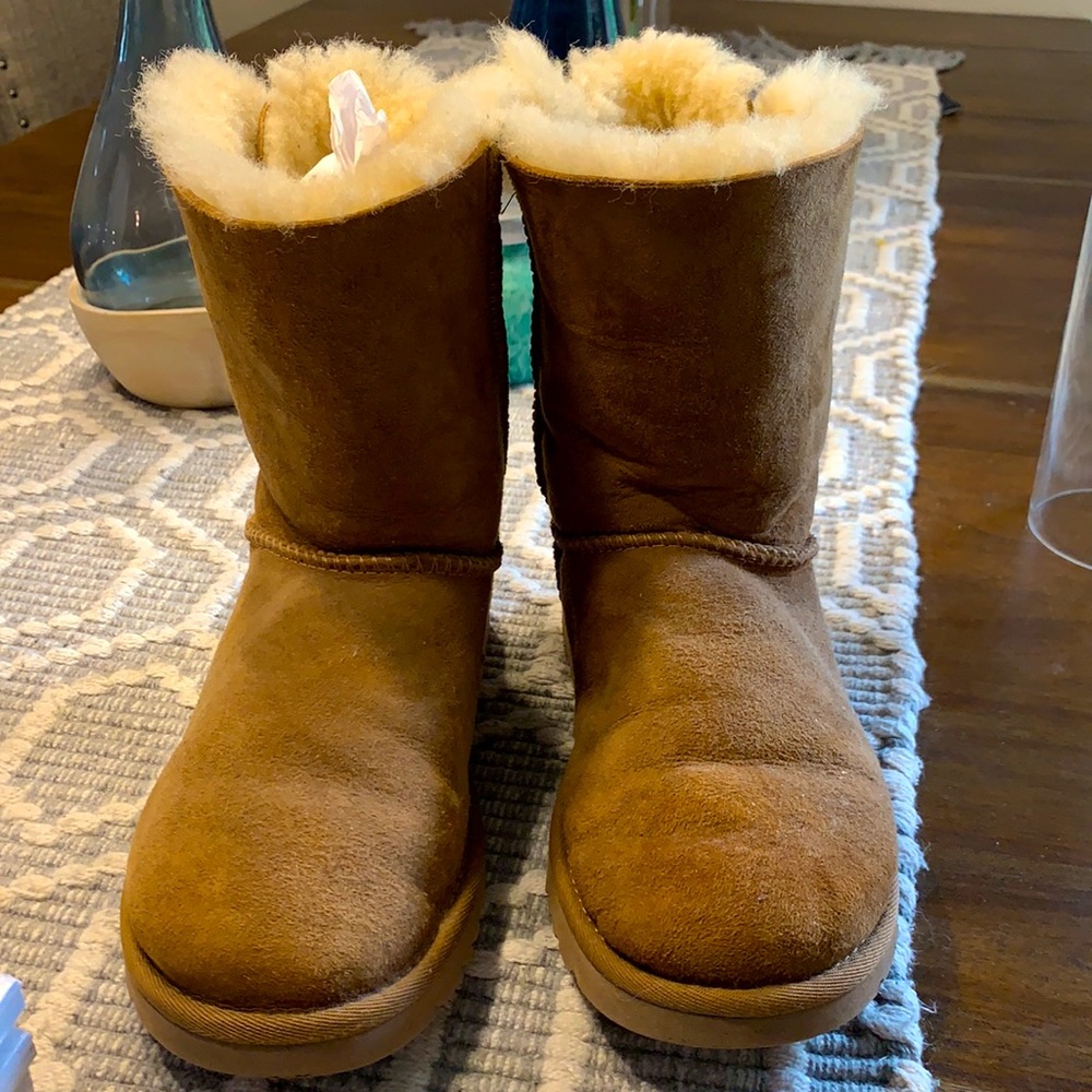Ugg Size 6 - image 1